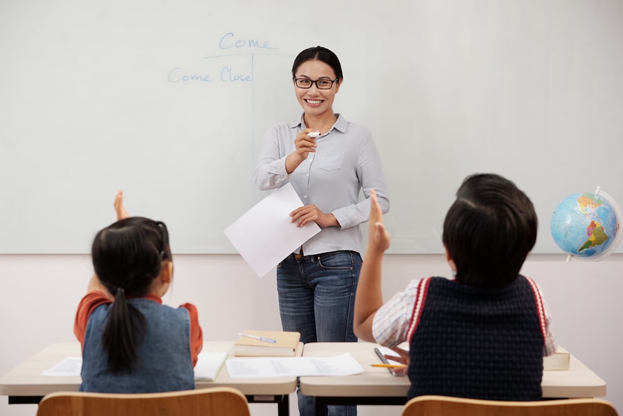 science tutor teaching in class